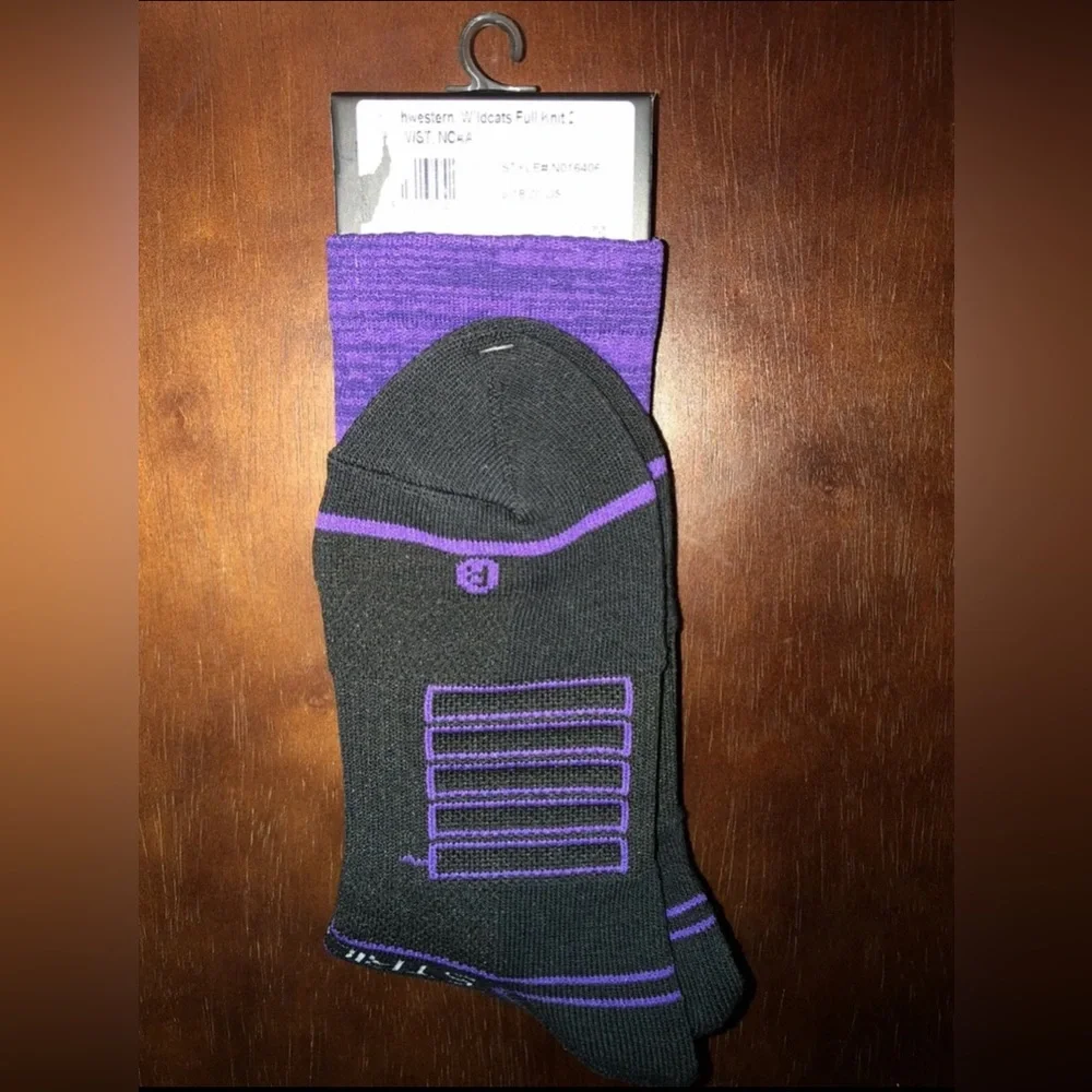 NORTHWESTERN UNIVERSITY STRIDELINE CREW SOCKS NWT MEN’S SHOE SIZE 8-12
